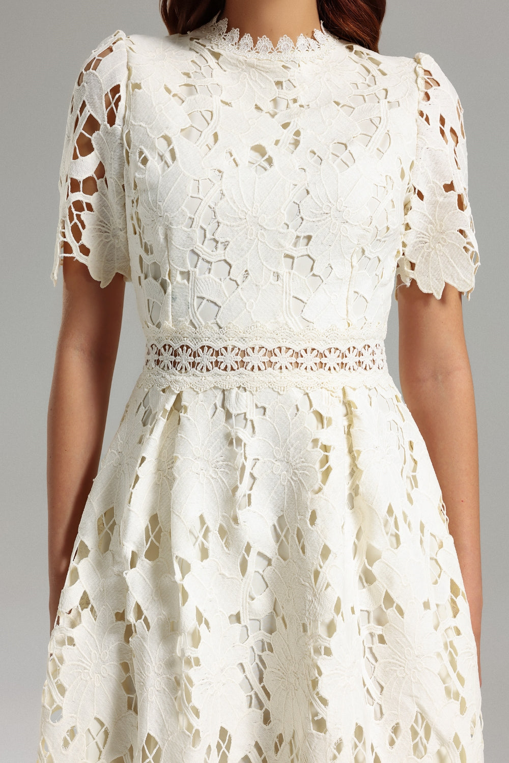 Bloom Lace Elegance Elbise