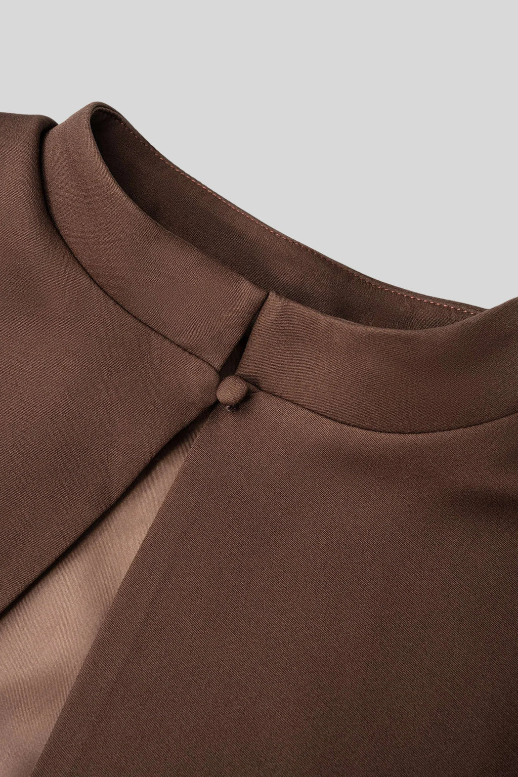 Pelerin Kollu Anahtar Deliği Detaylı Peplum Üst