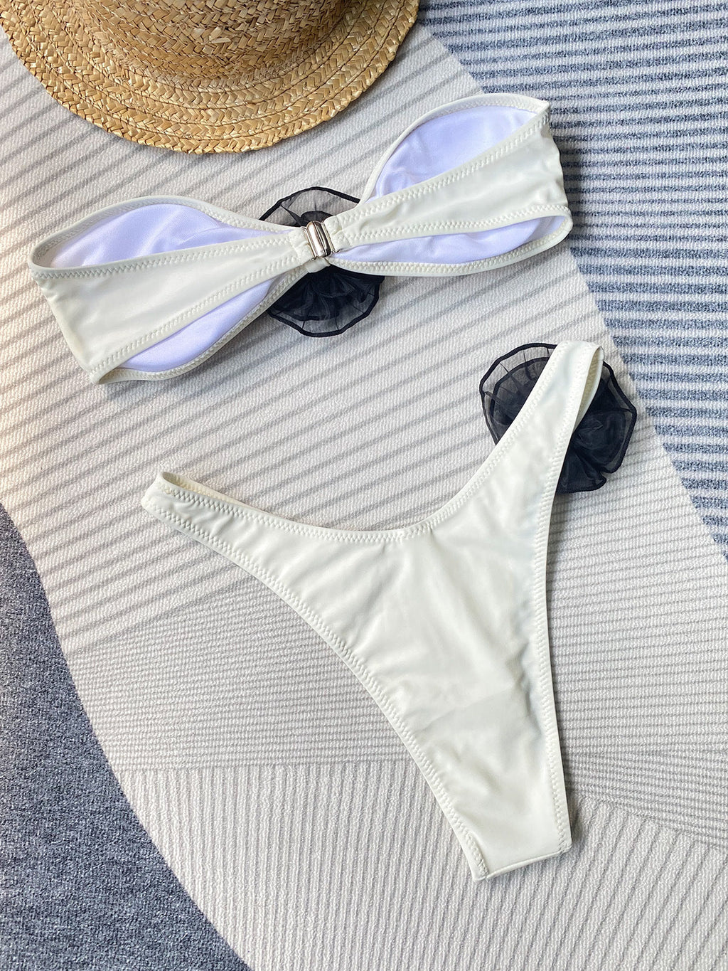 Gül Detay Bikini Takımı