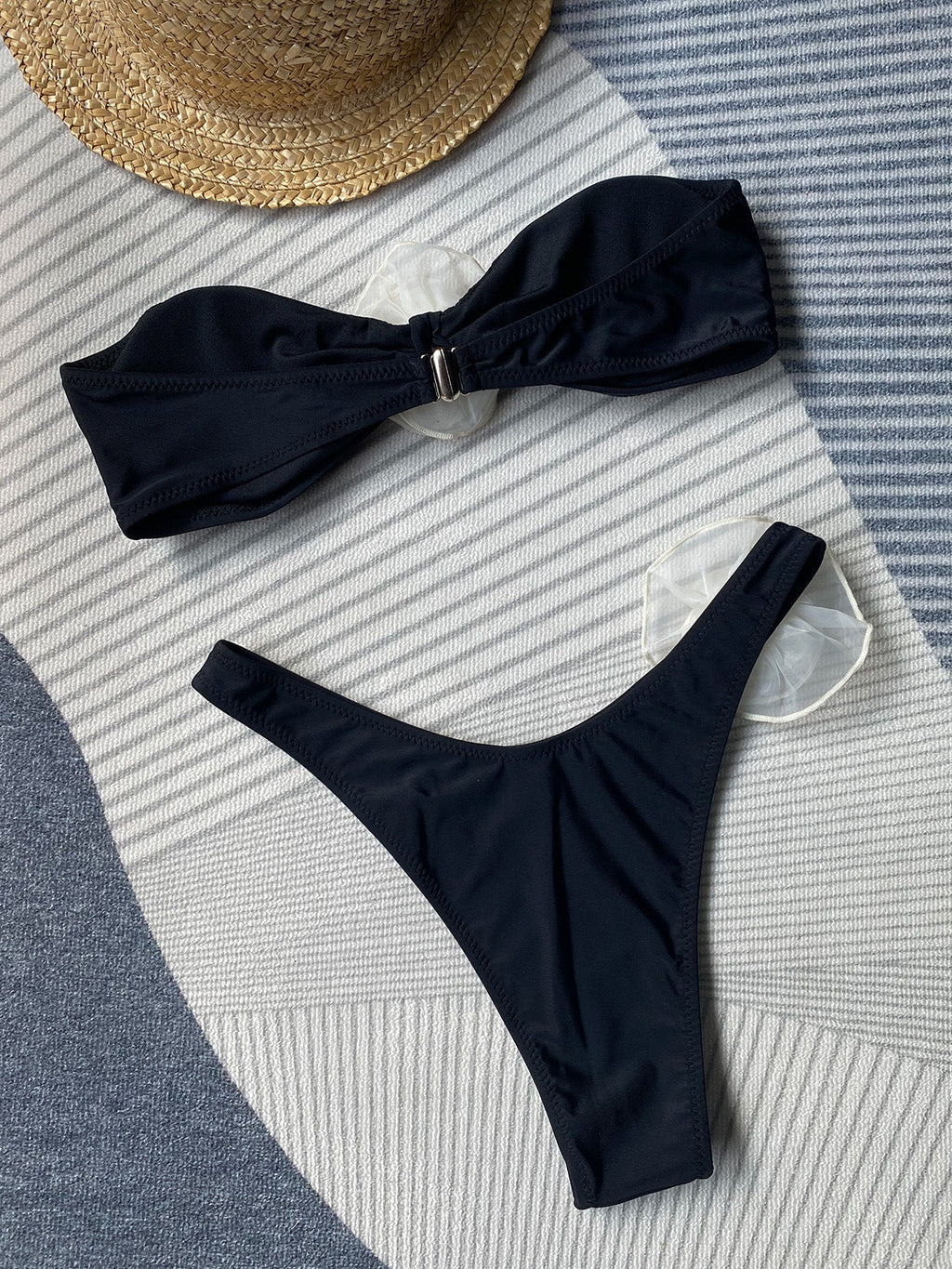 Gül Detay Bikini Takımı
