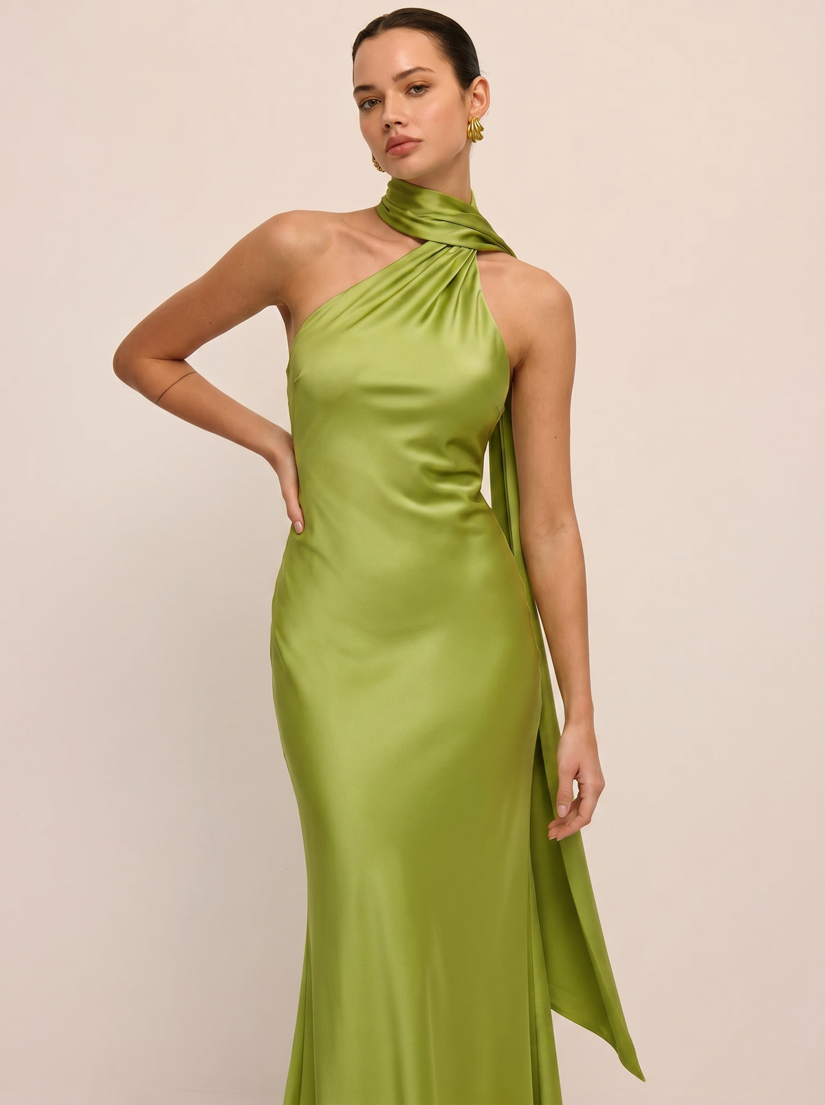 Saten Sırtı Açık Halter Elbise