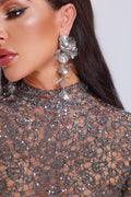Metalik Çiçek Desenli Darva Küpeler